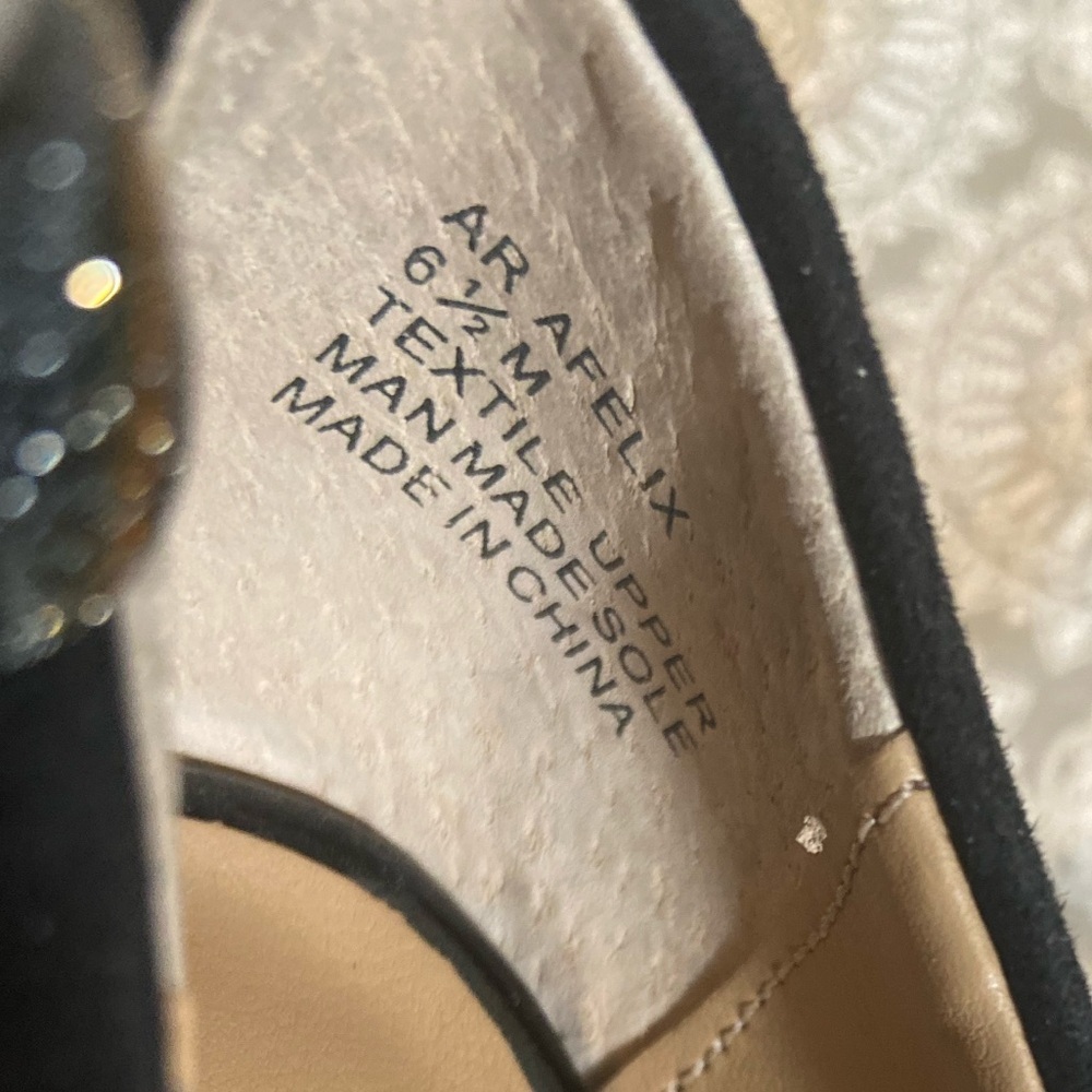 American Rag~Versatile~Black~Microsuede~Round Toe~Slip-On~Pump~Heel~Size 6.5 - Picture 9 of 11